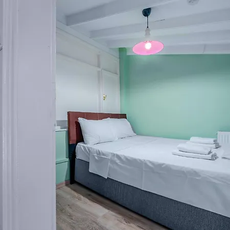 Flat 5 Min To Kadikoey Coastline *